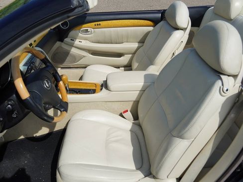 Used 2002 Lexus SC 430 Convertible RWD image 16