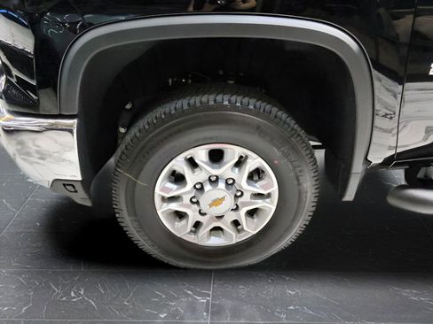 Used 2026 Chevrolet Silverado 2500 LT AWD/4WD image 6