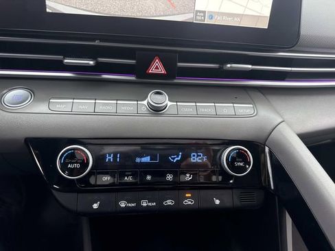 Certified 2024 Hyundai Elantra SEL w/ Convenience Package image 25