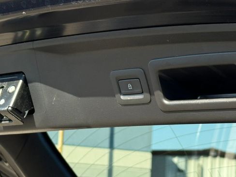 Used 2025 MAZDA CX-30 AWD 2.5 S w/ Preferred Package image 16