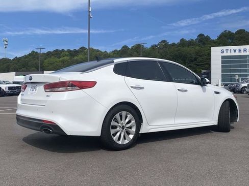 Used 2018 Kia Optima EX w/ Premium Package image 3