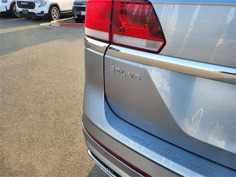 Used 2022 Volkswagen Atlas SEL R-Line image 6