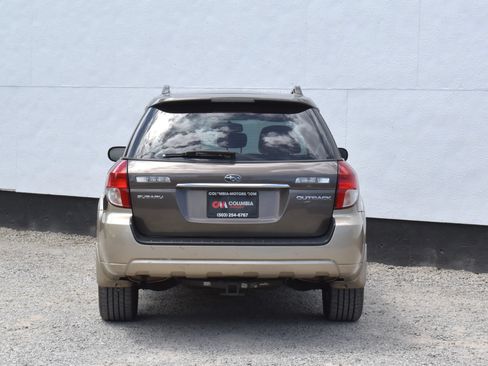 Used 2008 Subaru Outback 2.5i L.L. Bean AWD/4WD image 34