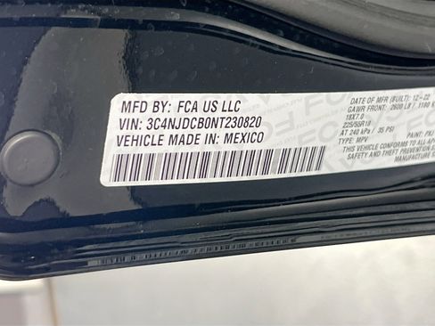 Used 2022 Jeep Compass Limited image 30