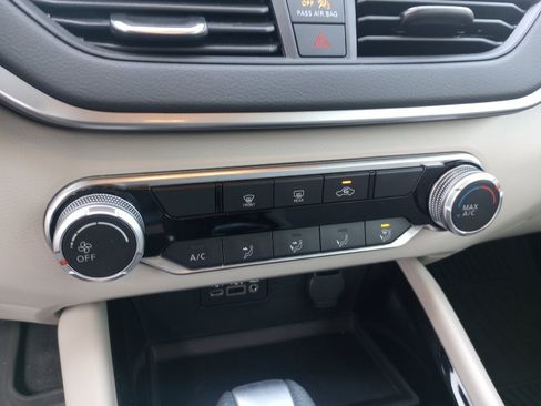 Used 2021 Nissan Altima 2.5 SV AWD/4WD image 18