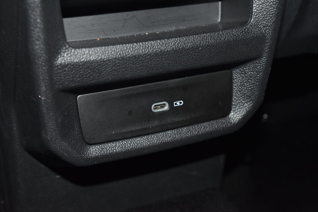 Used 2025 Volkswagen Taos SE AWD/4WD image 20