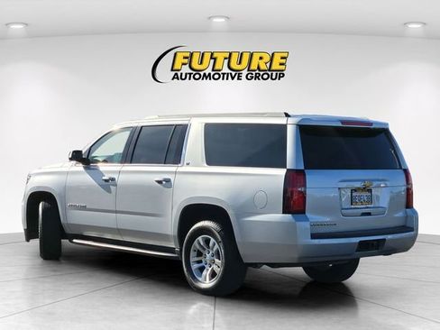 Used 2019 Chevrolet Suburban LT image 7