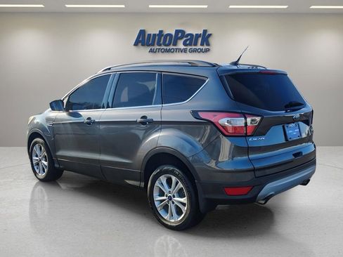 Certified 2018 Ford Escape SE image 5