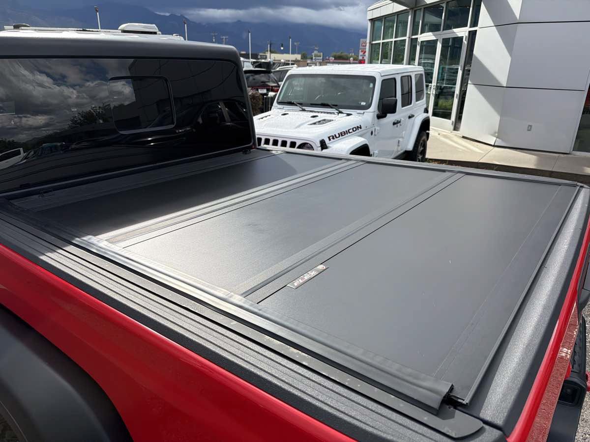 Used 2021 Jeep Gladiator Rubicon AWD/4WD image 11