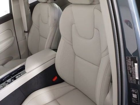 New 2026 Volvo XC60 B5 Ultra w/ Climate Package image 13