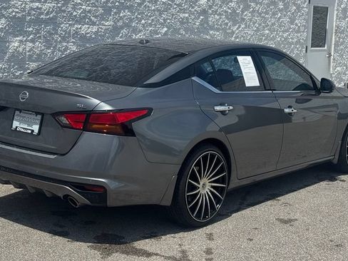 Used 2022 Nissan Altima 2.5 SL FWD image 3