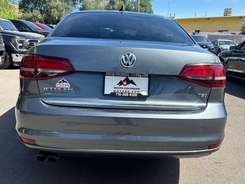 Used 2017 Volkswagen Jetta SEL FWD image 6