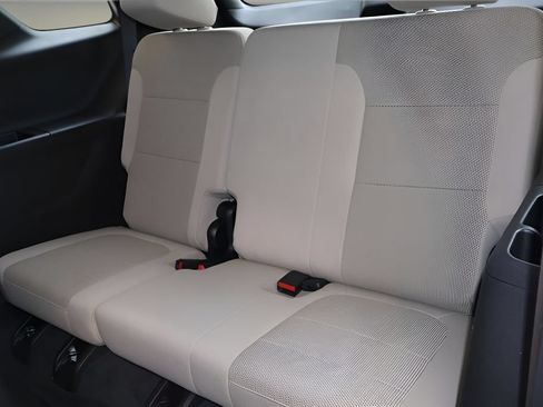 Used 2022 Chevrolet Traverse LS FWD image 12