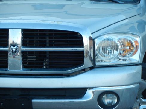 Used 2008 Dodge Ram 1500 Truck SLT w/ Trailer Tow Group RWD image 3