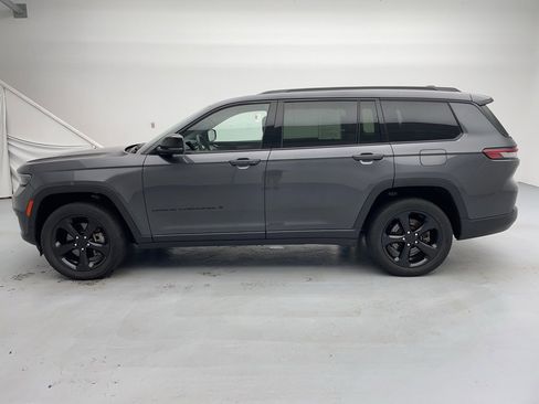 Used 2022 Jeep Grand Cherokee L Laredo image 8