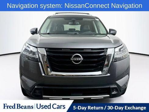 Used 2022 Nissan Pathfinder SL AWD/4WD image 2