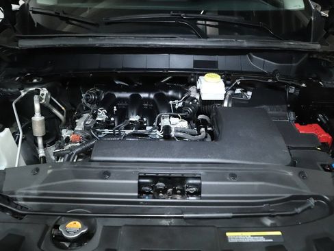 Certified 2025 Nissan Pathfinder SV FWD image 35