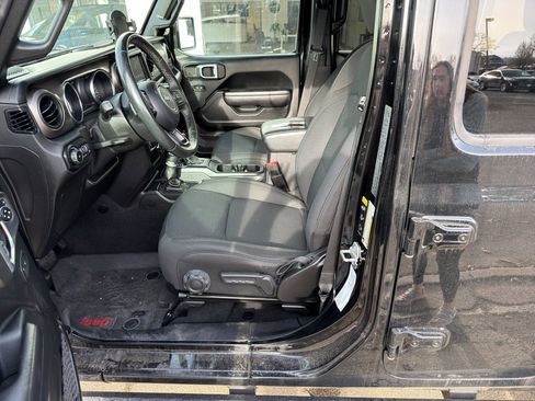 Used 2021 Jeep Wrangler Unlimited Sport w/ Technology Group image 10