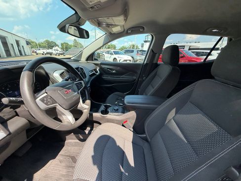 Used 2023 GMC Terrain SLE w/ LPO, Floor Liner Package FWD image 4