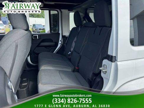 Used 2025 Jeep Wrangler Unlimited Sahara w/ Safety Group AWD/4WD image 11
