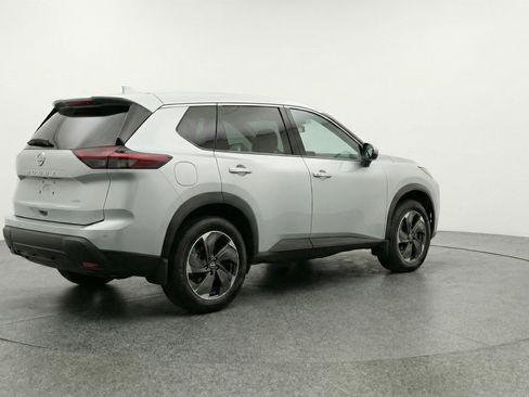Used 2025 Nissan Rogue SV FWD image 9
