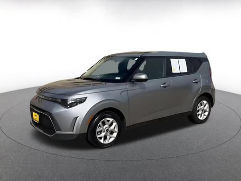 Used 2025 Kia Soul LX w/ LX Technology Package FWD image 7