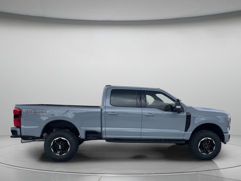 New 2026 Ford F350 Platinum w/ Tremor Off-Road Package AWD/4WD image 2