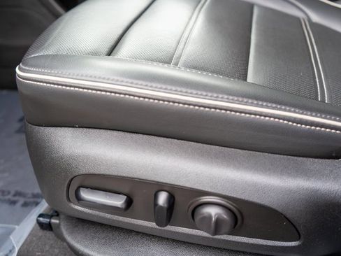 Used 2023 GMC Acadia Denali w/ Black Diamond Edition image 23