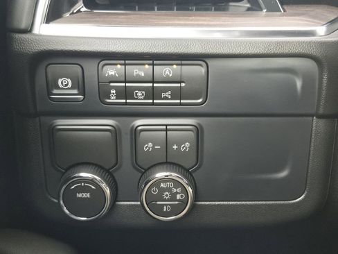 New 2026 Chevrolet Suburban LT w/ Comfort Package RWD image 22
