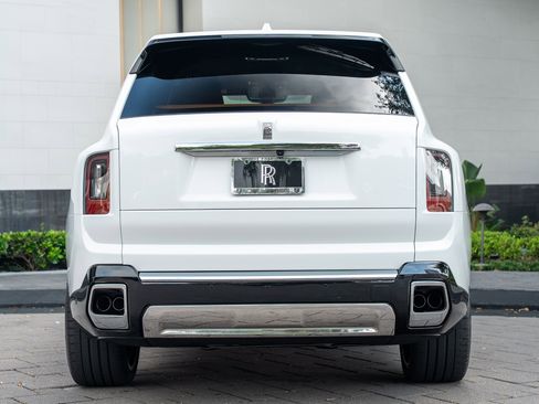 Used 2025 Rolls-Royce Cullinan image 17