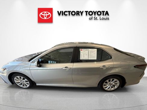 Used 2024 Toyota Camry SE FWD image 6