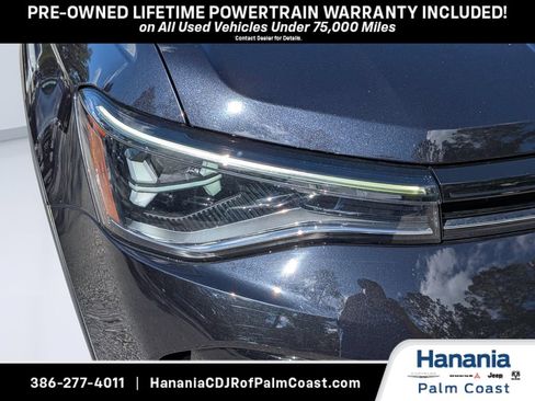 Used 2025 Volkswagen Taos SE FWD image 9