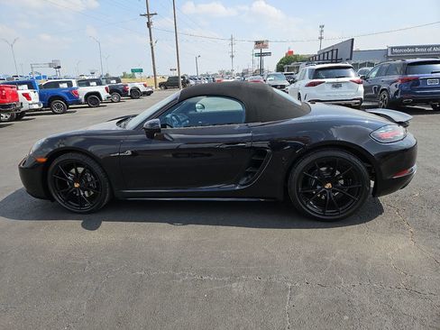 Used 2023 Porsche 718 Boxster RWD image 3