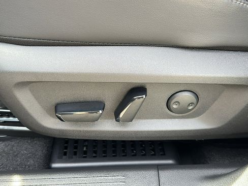 Used 2022 Nissan Rogue Platinum w/ Head-Up Display Package image 14