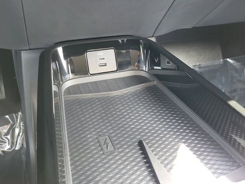 Certified 2025 Ford Mustang Mach-E Select RWD image 27