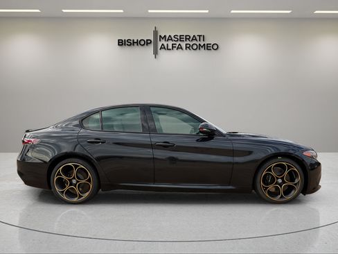 New 2025 Alfa Romeo Giulia w/ Driving Assist Package RWD image 8