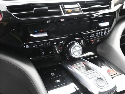 Used 2024 Acura MDX SH-AWD w/ Technology Package image 5