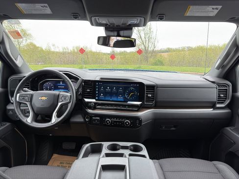 Used 2025 Chevrolet Silverado 1500 LT AWD/4WD image 20