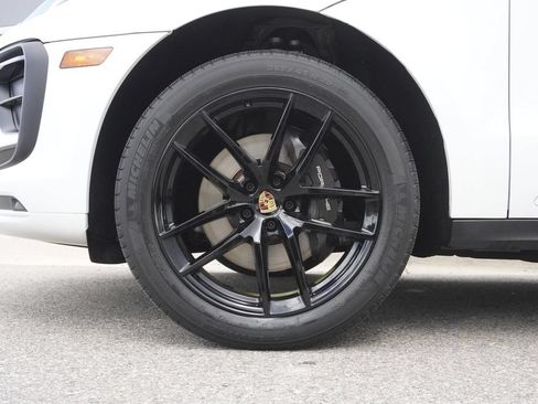 Used 2022 Porsche Macan AWD/4WD image 34