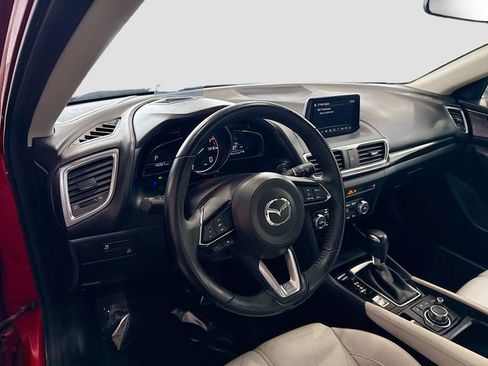 Used 2018 MAZDA MAZDA3 Grand Touring image 10
