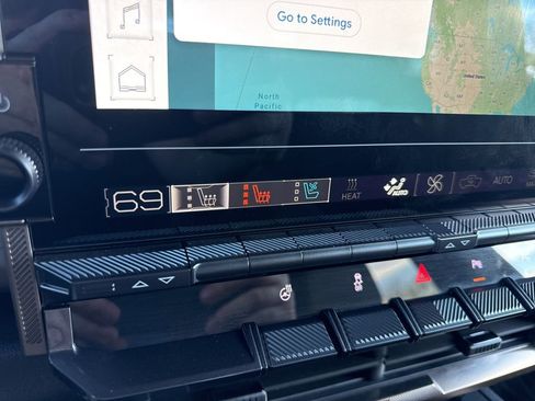 Used 2025 GMC Hummer EV 3X w/ LPO, Illumination Package image 23