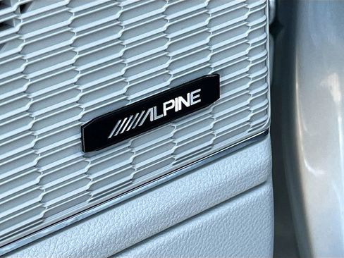 Certified 2023 Jeep Grand Cherokee L Overland w/ Rear Seat Video Group I image 19