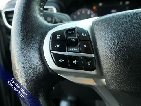 Used 2022 Ford Explorer XLT w/ Equipment Group 202A image 16