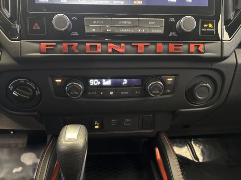 Used 2025 Nissan Frontier PRO-4X w/ Tow Package image 20