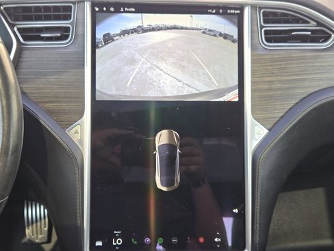 Used 2016 Tesla Model S 70 image 20
