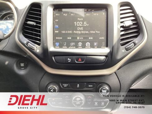 Used 2017 Jeep Cherokee Limited AWD/4WD image 36