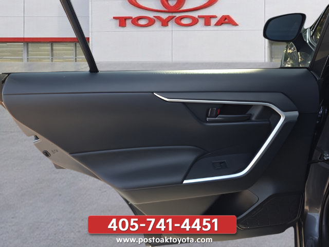 Used 2025 Toyota RAV4 LE AWD/4WD image 23