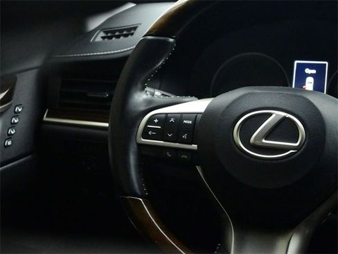 Used 2016 Lexus ES 350 w/ Luxury Package w/Wood Trim image 10