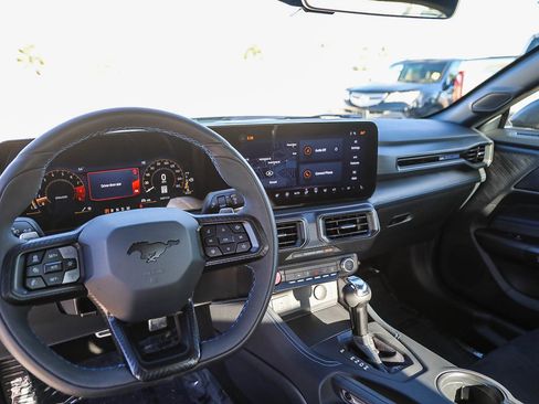 Used 2025 Ford Mustang Dark Horse image 12