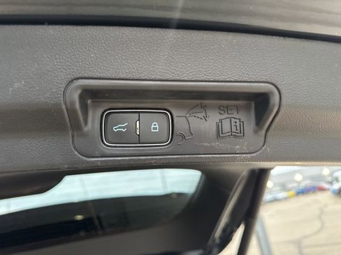 Certified 2022 Ford Explorer XLT w/ Equipment Group 202A image 40